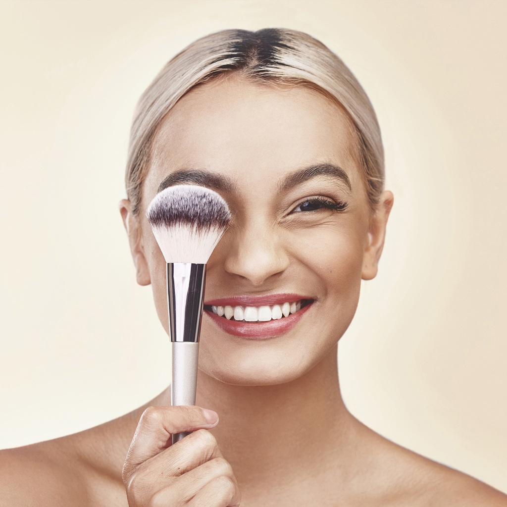 BENETTY SOFTNESS COMPACT POWDER