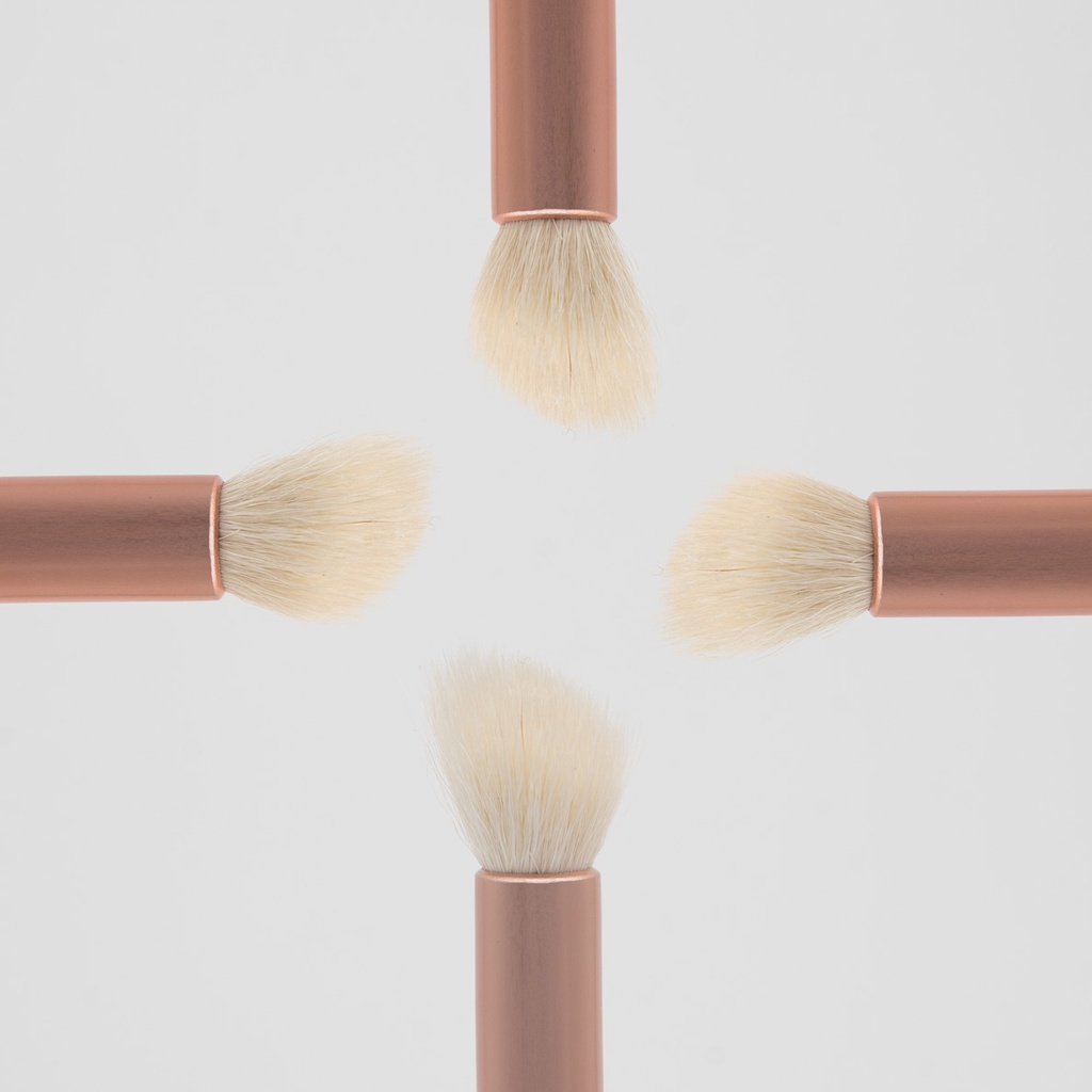 ANGLED FOUNDATION / NOSE CONTOUR BRUSH