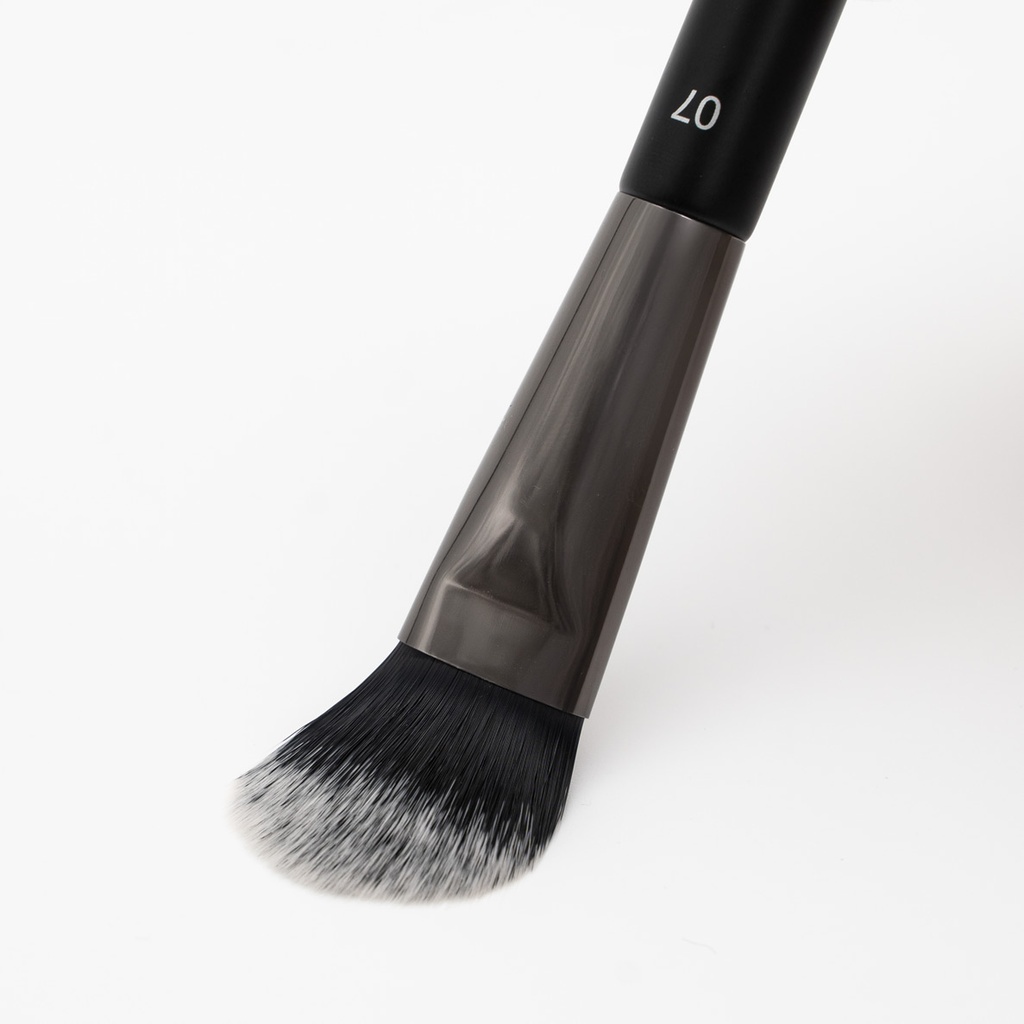 FOUNDATION BRUSH
