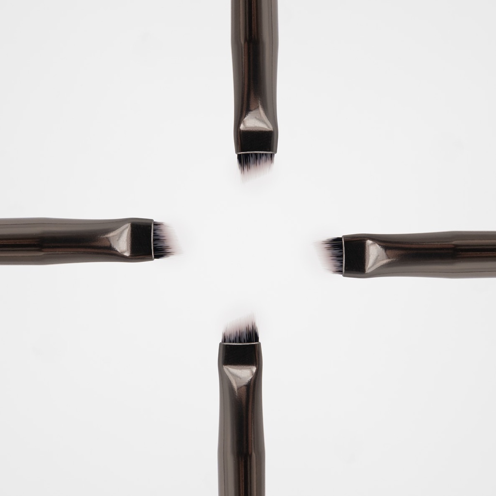 ANGLED LINER BRUSH