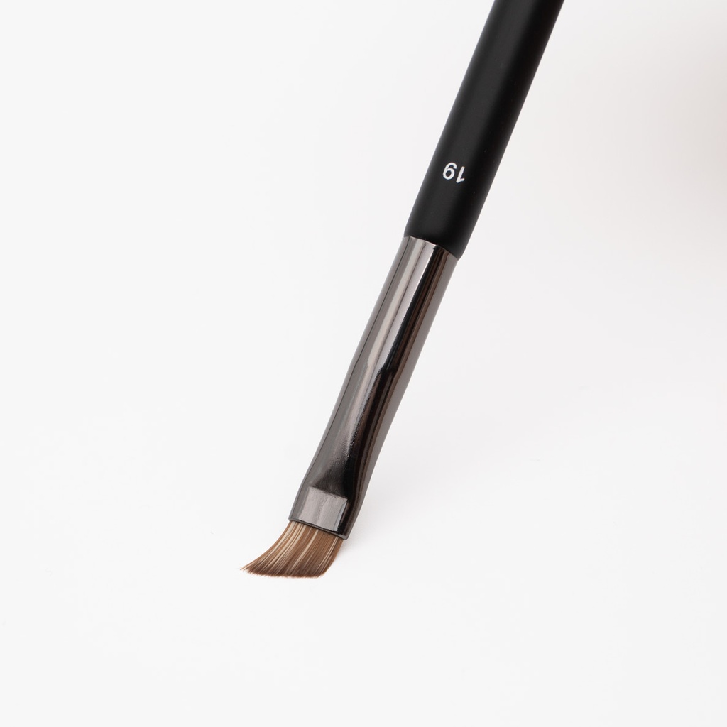 ANGLED BROW BRUSH