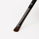 SMALL ANGLED EYESHADOW BRUSH