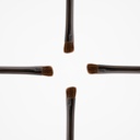SMALL ANGLED EYESHADOW BRUSH
