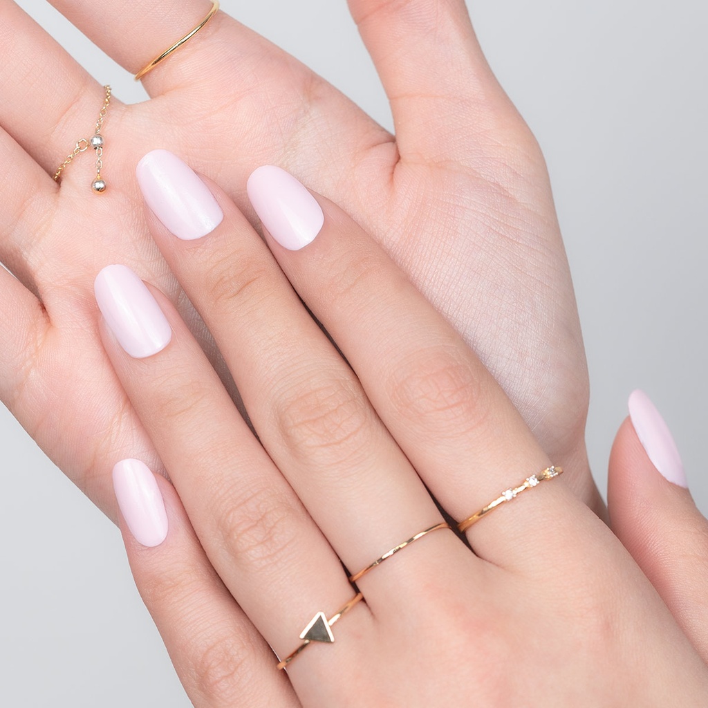 Benetty Soft Glow Nail Polish